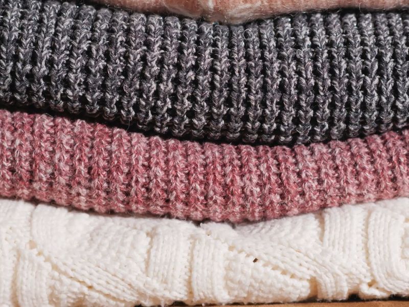 prikaz čeiti džempera različitih boja